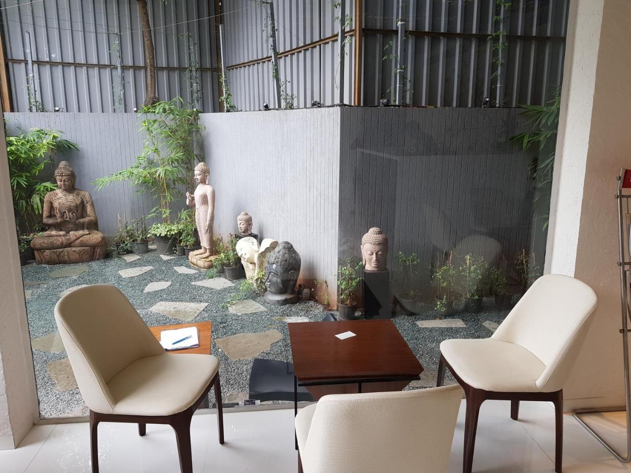 Dragonfly Hotel - The Art Hotel Βομβάη Εξωτερικό φωτογραφία